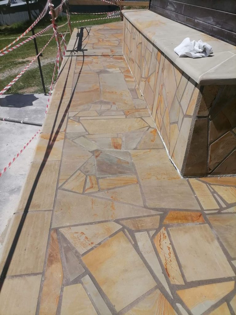 Placaj slefuit nedimensionat pentru placări soclu și pardoseala din piatra naturala de Vama